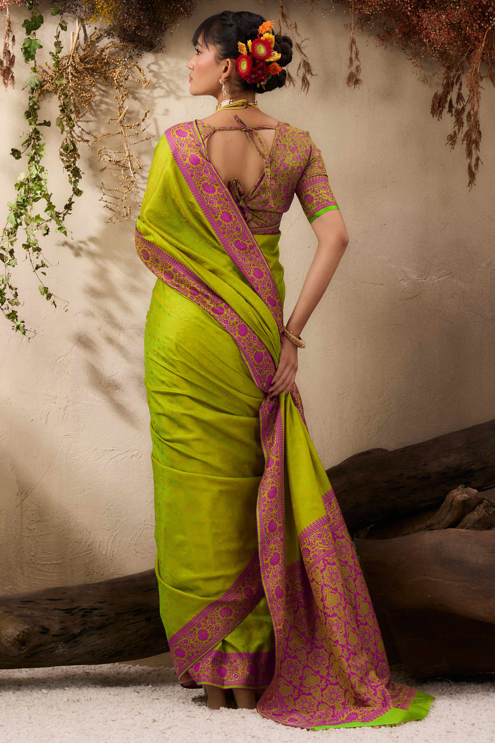 Green Pure Silk Kanjivaram Handloom Banarasi Saree ##color## Patola Saree with premium fabric and embroidery
