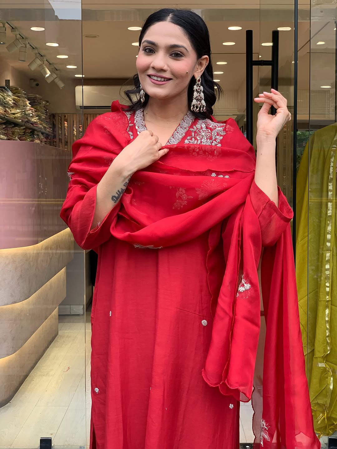 Red Embroidered Chanderi V-Neck Kurta Set with Pant &amp; Dupatta V-Neck Kurta Set Anant Tex Exports Pvt.Ltd..