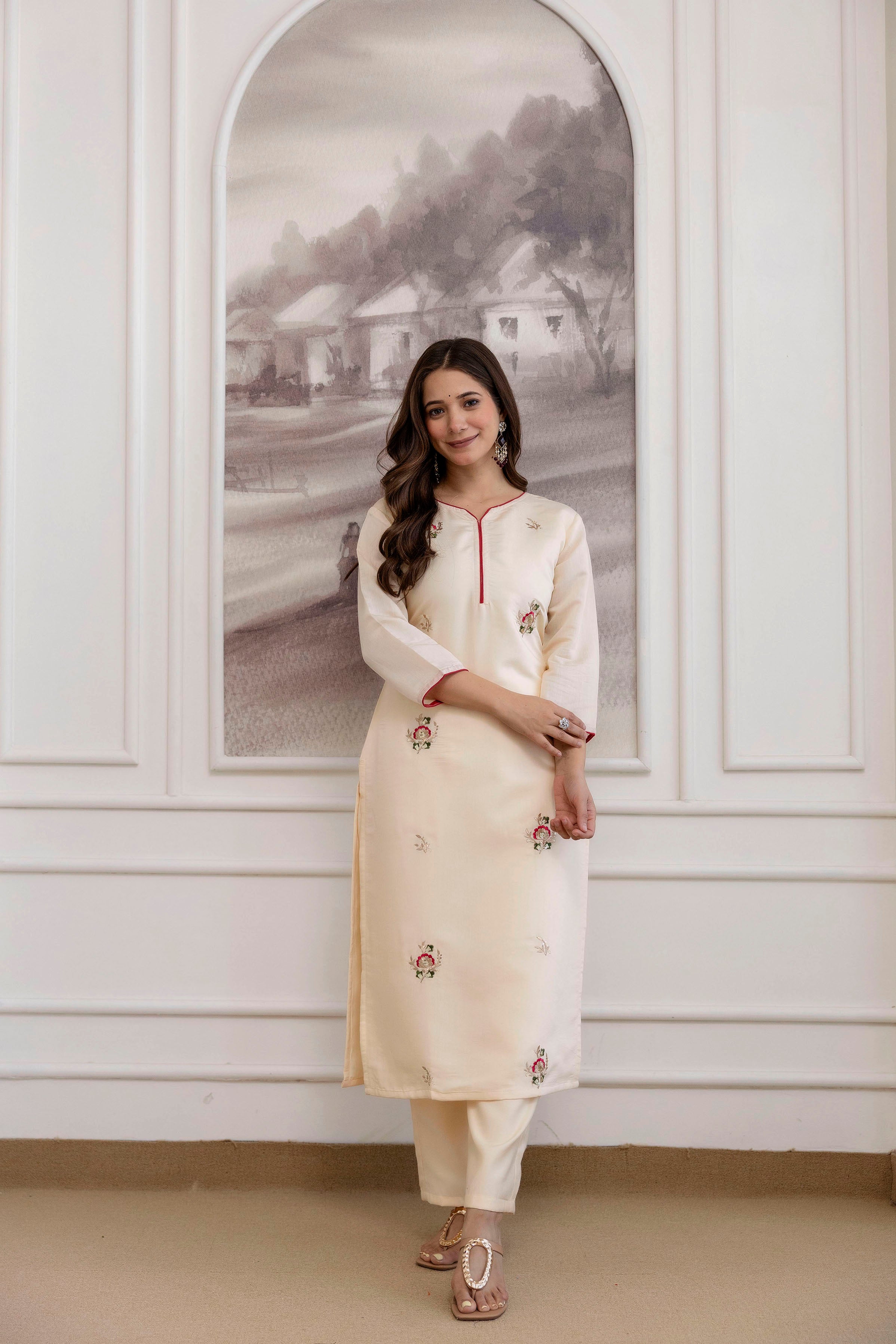 Cream Embroidered Chanderi Kurta Set with Red Vichitra Dupatta & Pant