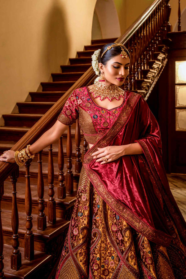 Red &amp; Golden Wedding Bridal Designer Heavy Work Handwork Lehenga Choli
