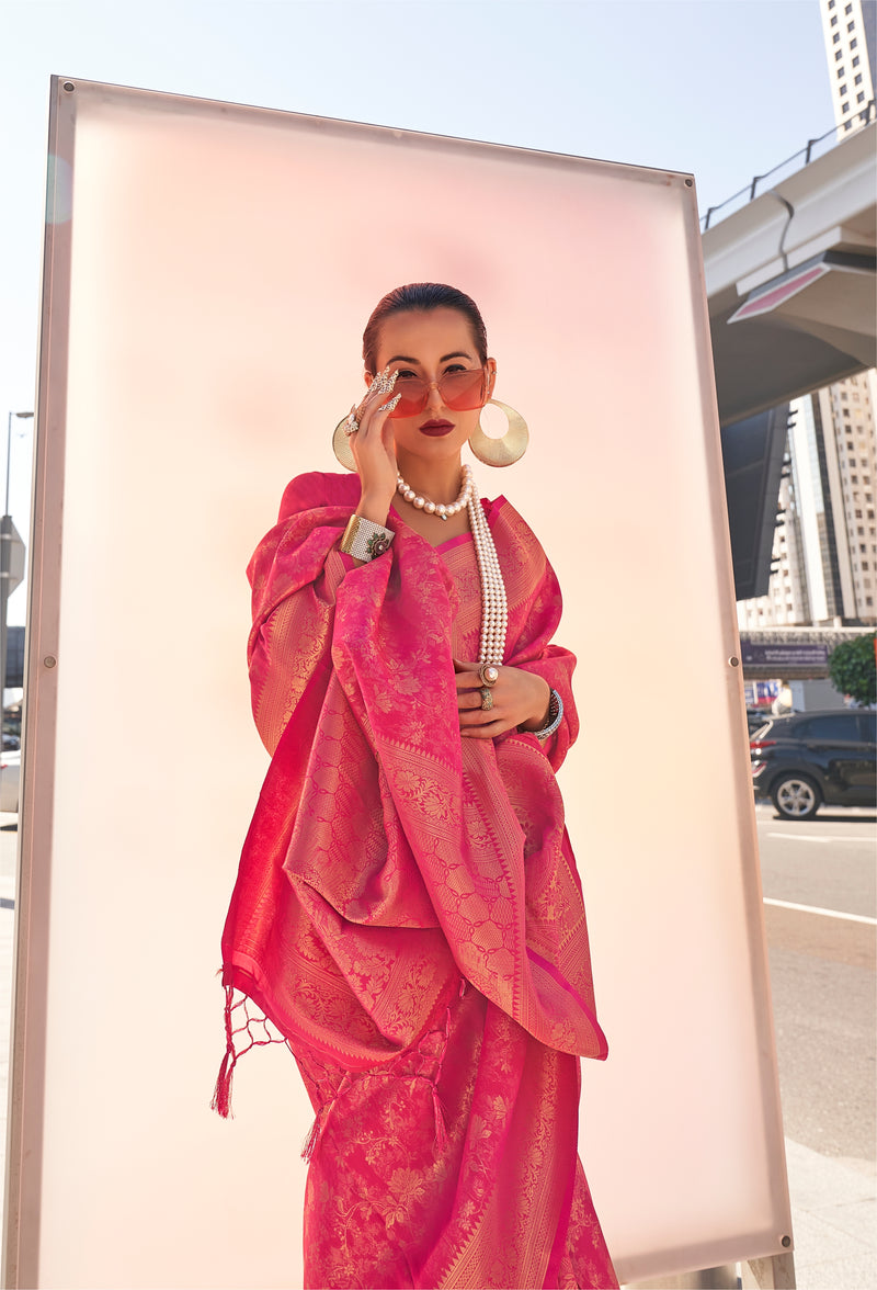 Beautiful Designer Traditional Wear Handloom Weaving Saree