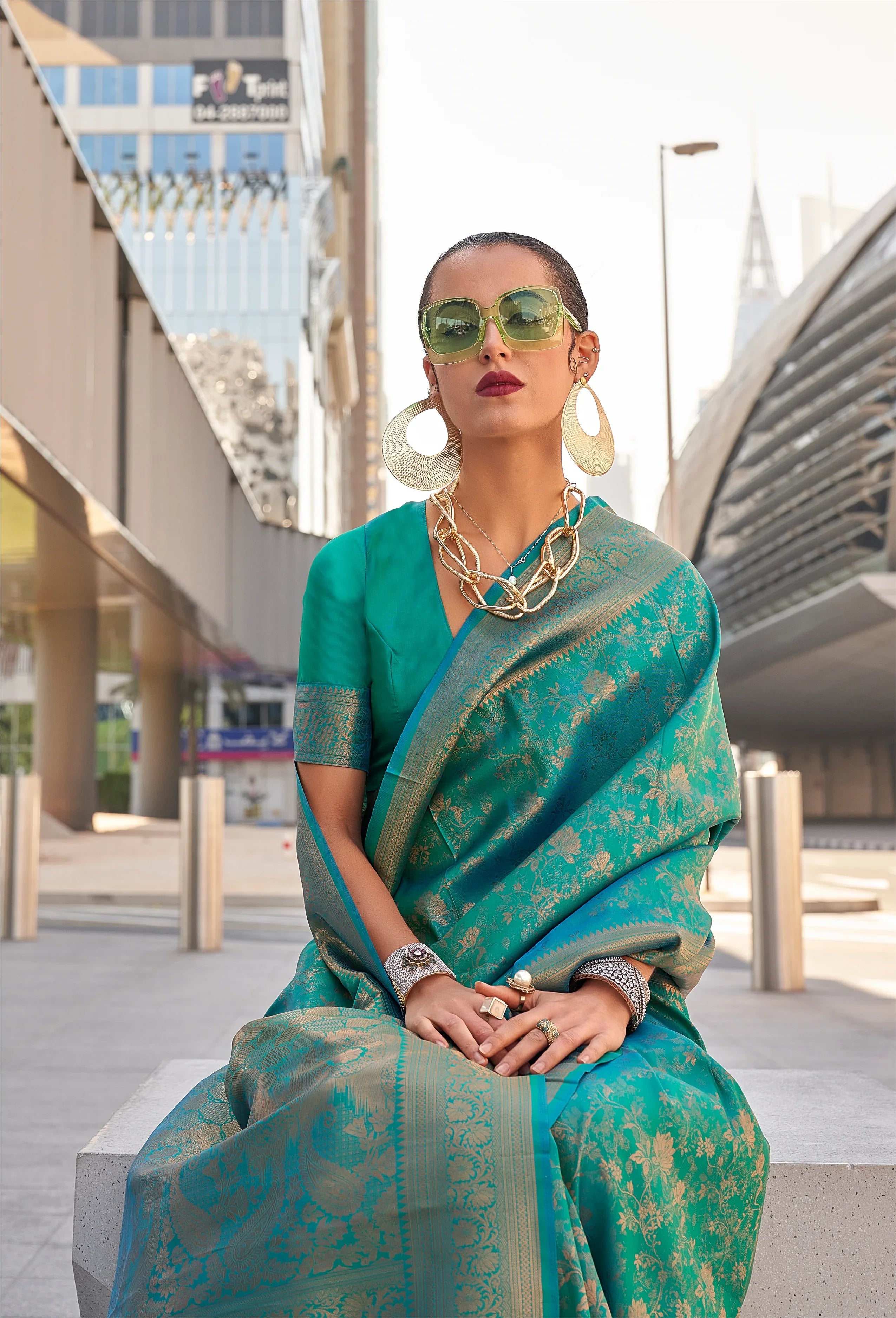 Beautiful Designer Traditional Wear Handloom Weaving Saree