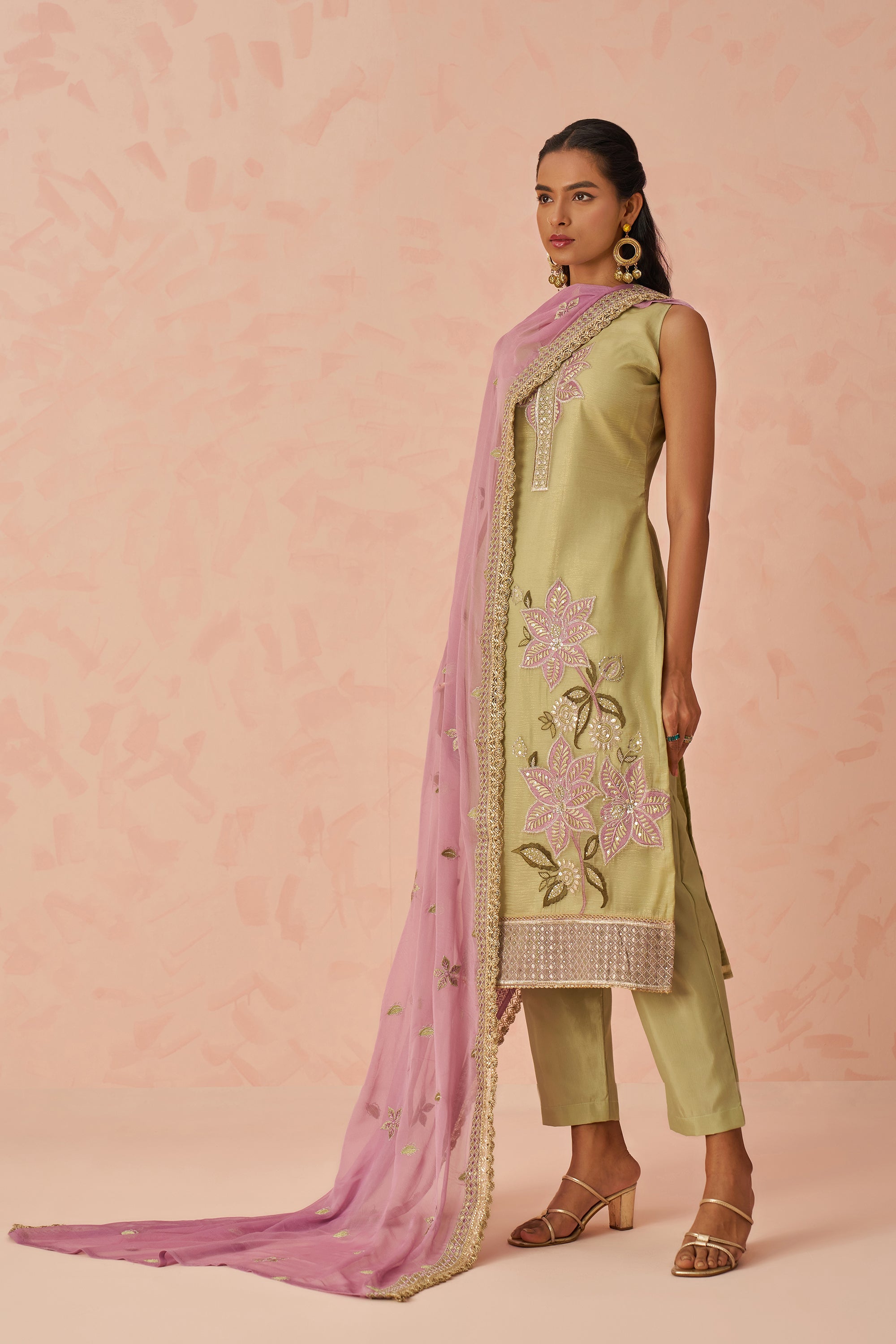 Trendy sleeveless ethnic set in mustard and pink