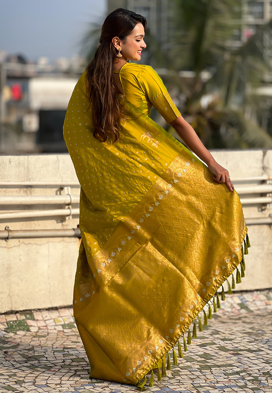 Mehendi Green Soft Silk Dual Zari Woven Soft Silk Saree Kanjivaram Saree Anant Tex Exports Pvt.Ltd..