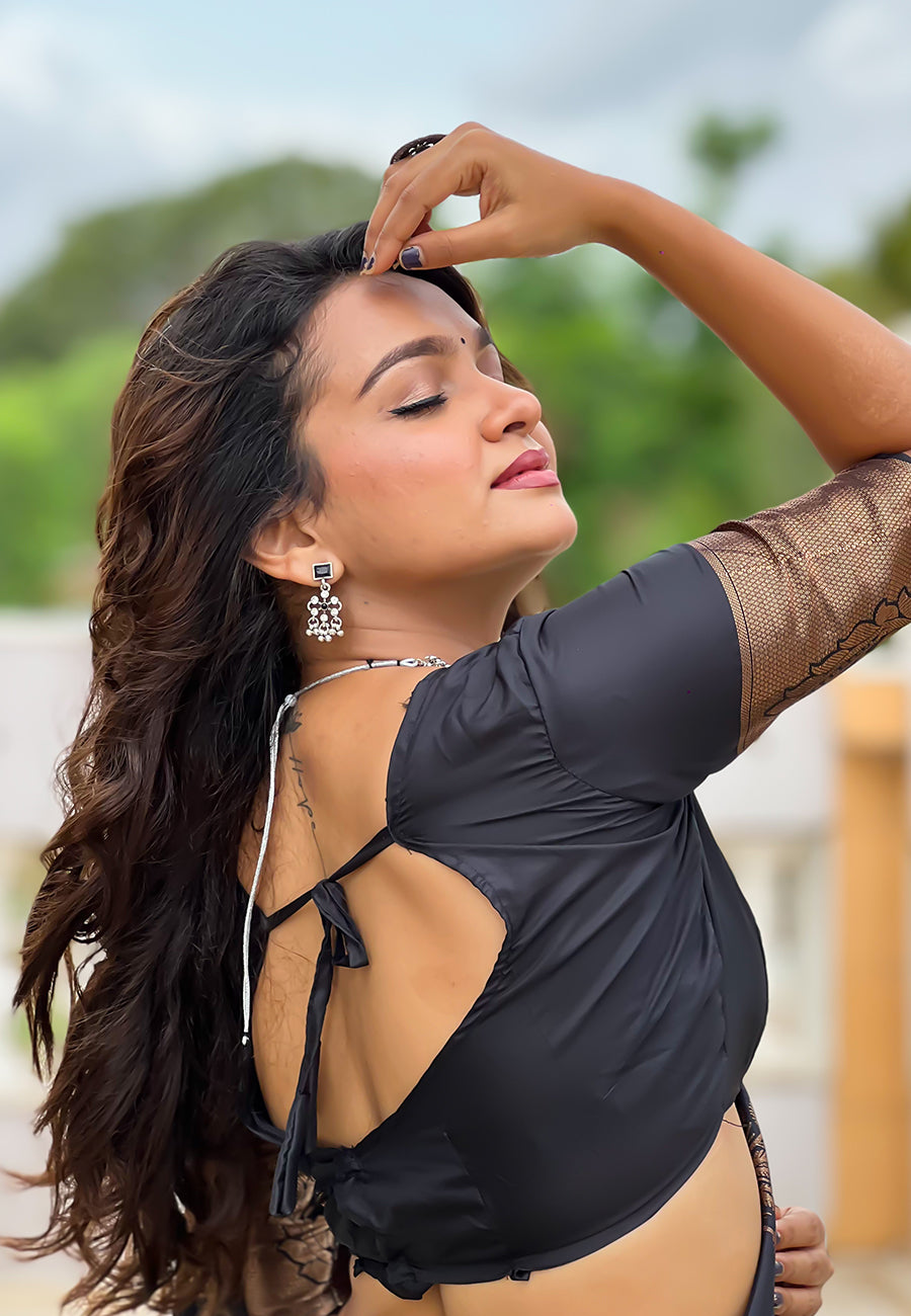 Grey Soft Silk Floral Border Contrast Zari Soft Silk Saree