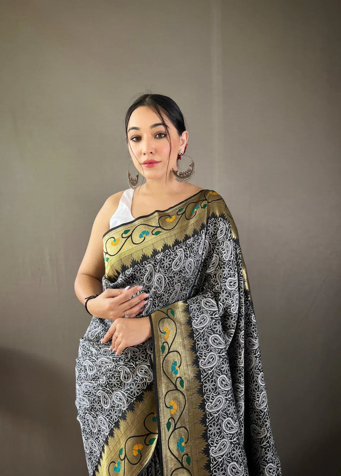 Pure soft Designer Beautiful Parvati Lucknowi Weaving Paithani Saree