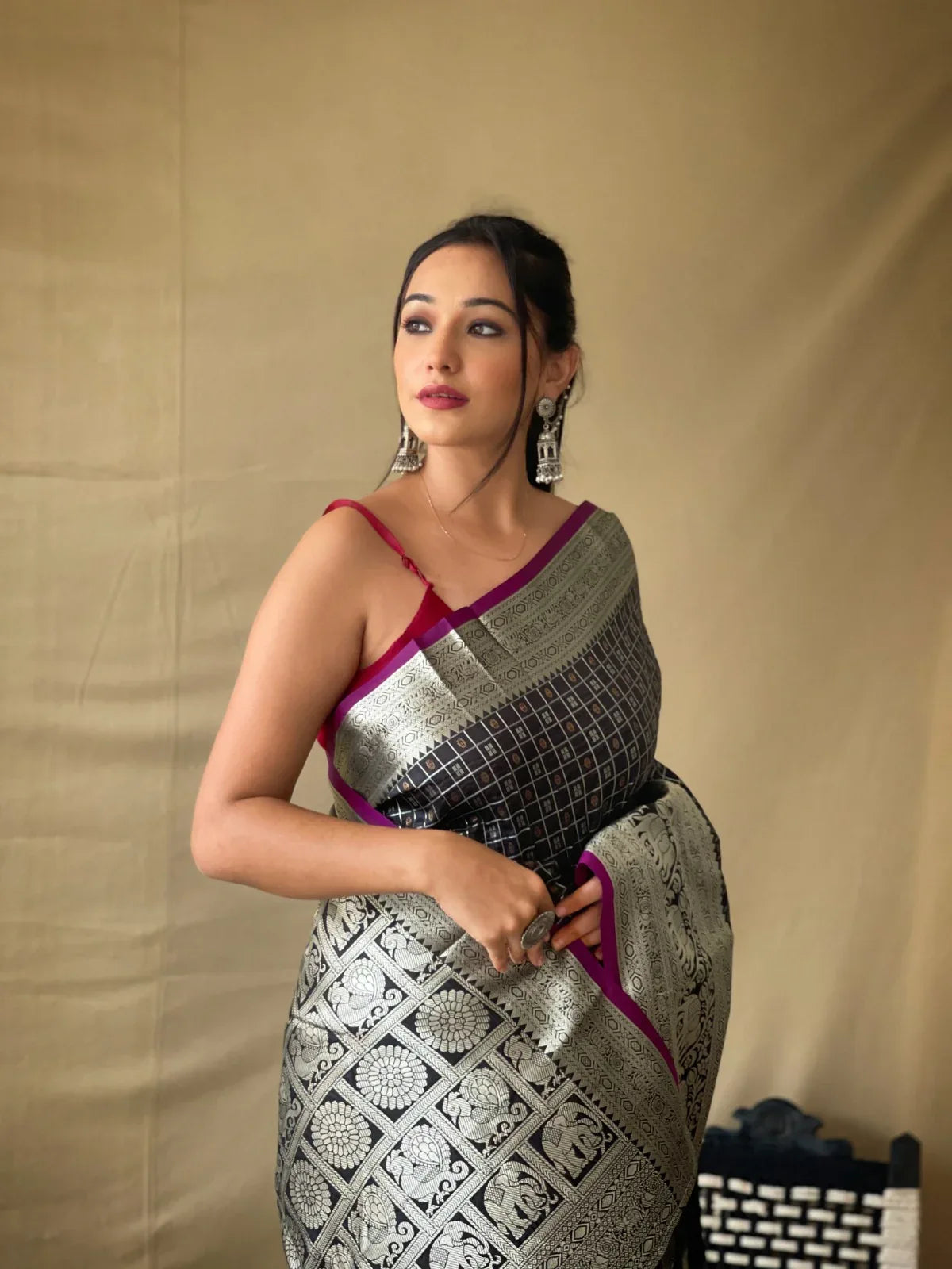Pure Soft Designer Beautiful Rich Pallu Khicha Checks Silk Saree