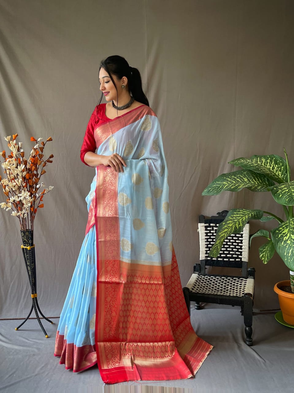 Beautiful Designer Pure Linen Chaap Saree