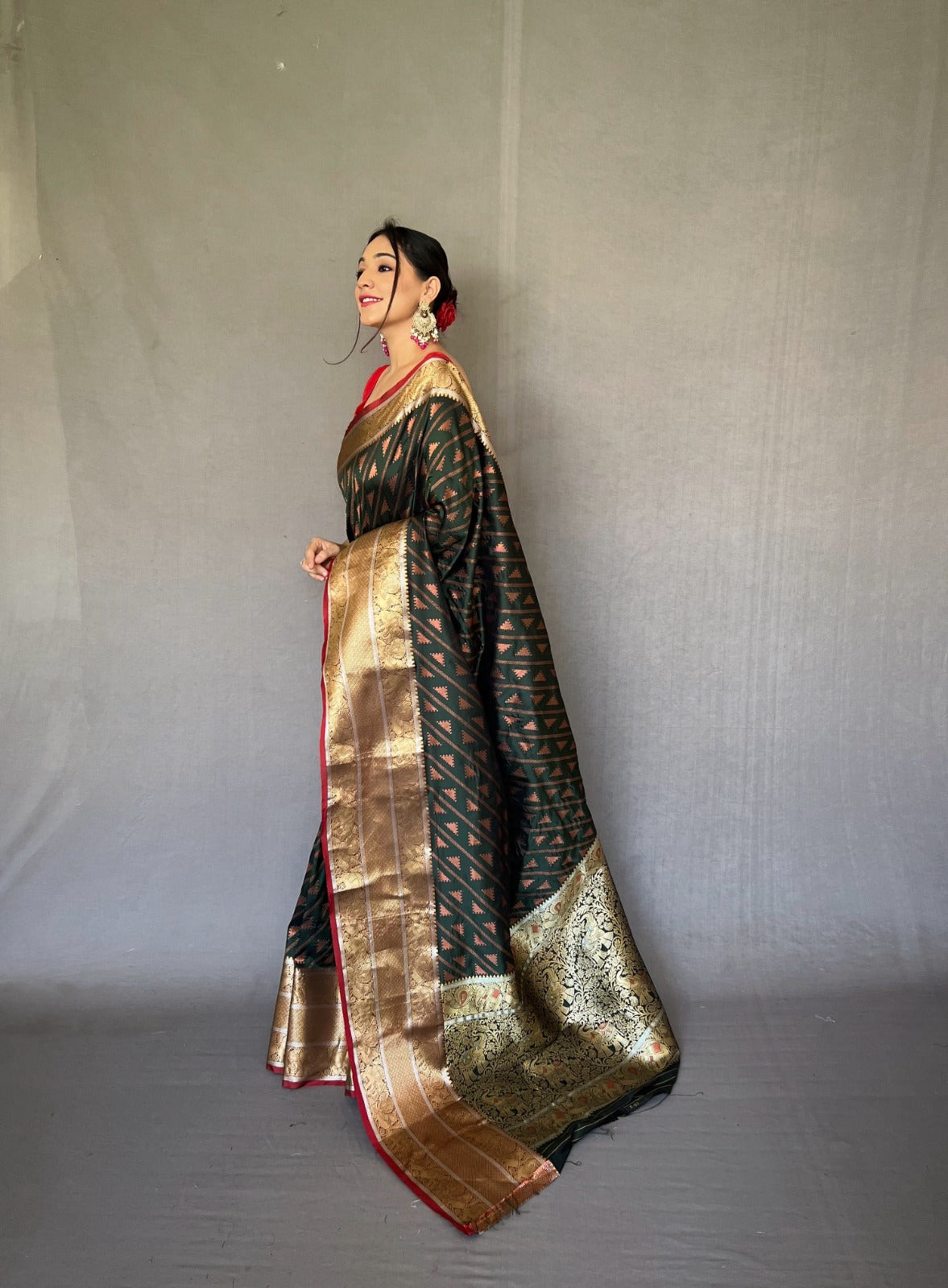 Beautiful Designer Traditional Aanchal Kanjivaram Handloom Sarees