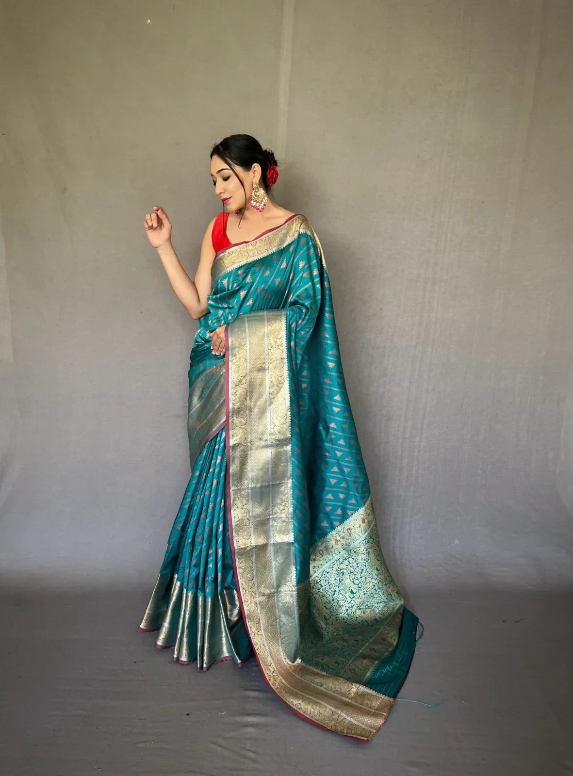 Beautiful Designer Traditional Aanchal Kanjivaram Handloom Sarees