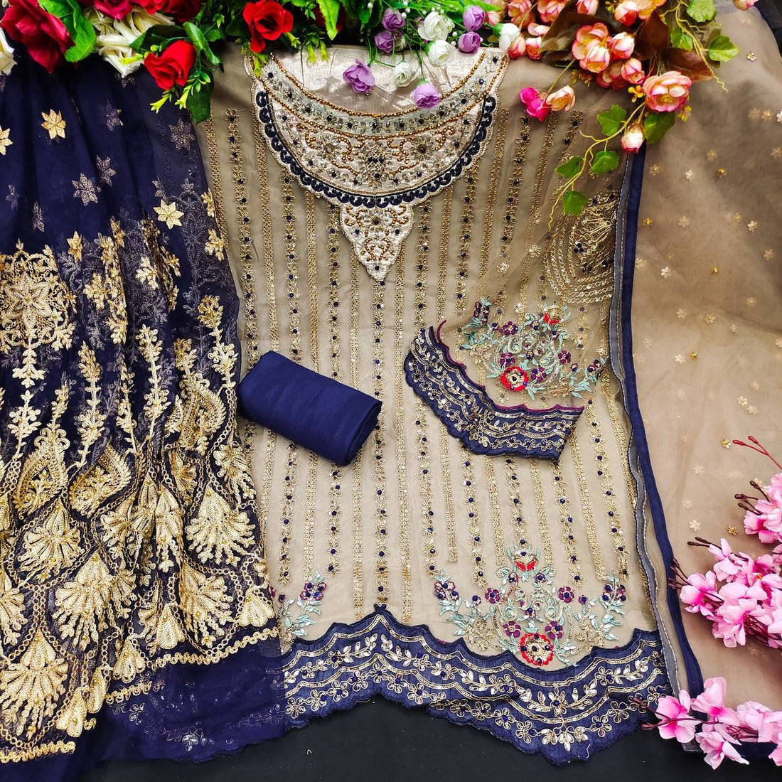 Beautiful Designer New Pakistani Dress Design 113