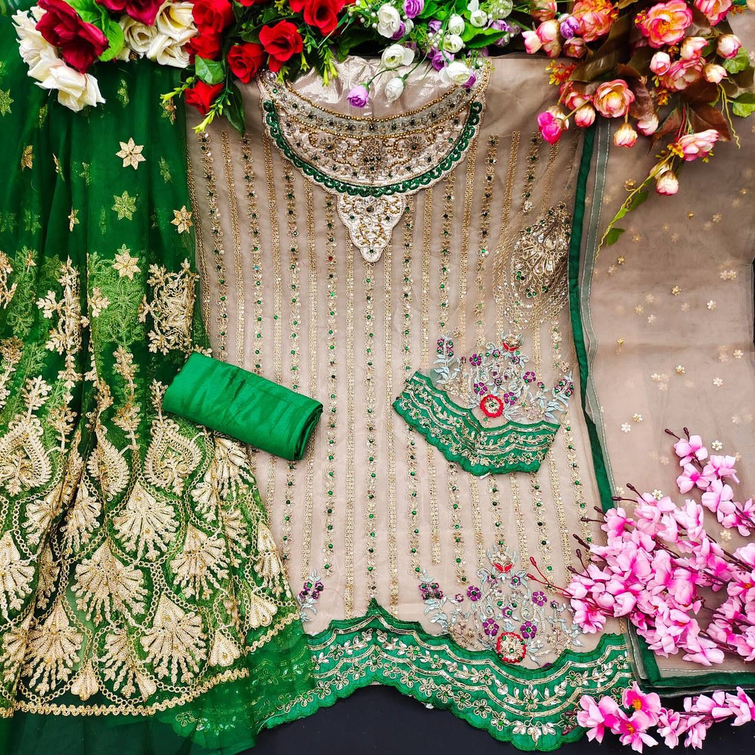 Beautiful Designer New Pakistani Dress Design 113