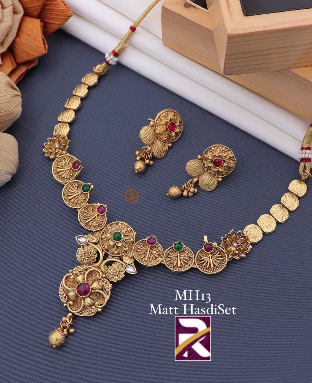 Beautiful Premium Quality Antique Necklace set with Earrings