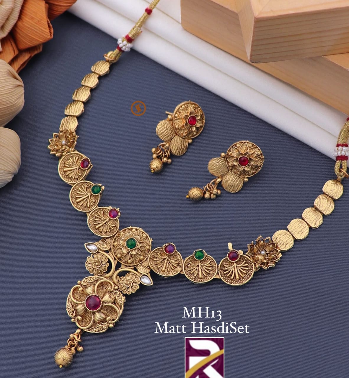 Beautiful Premium Quality Antique Necklace set with Earrings