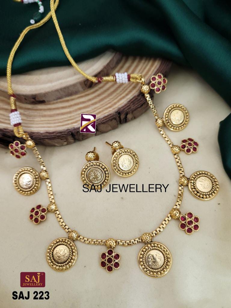 Beautiful Antique Necklace Set with Earrings