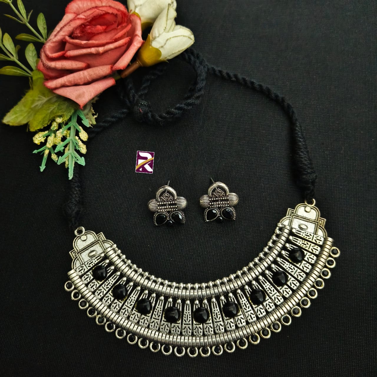 Beautiful Premium Quality Stone Hasli Necklace