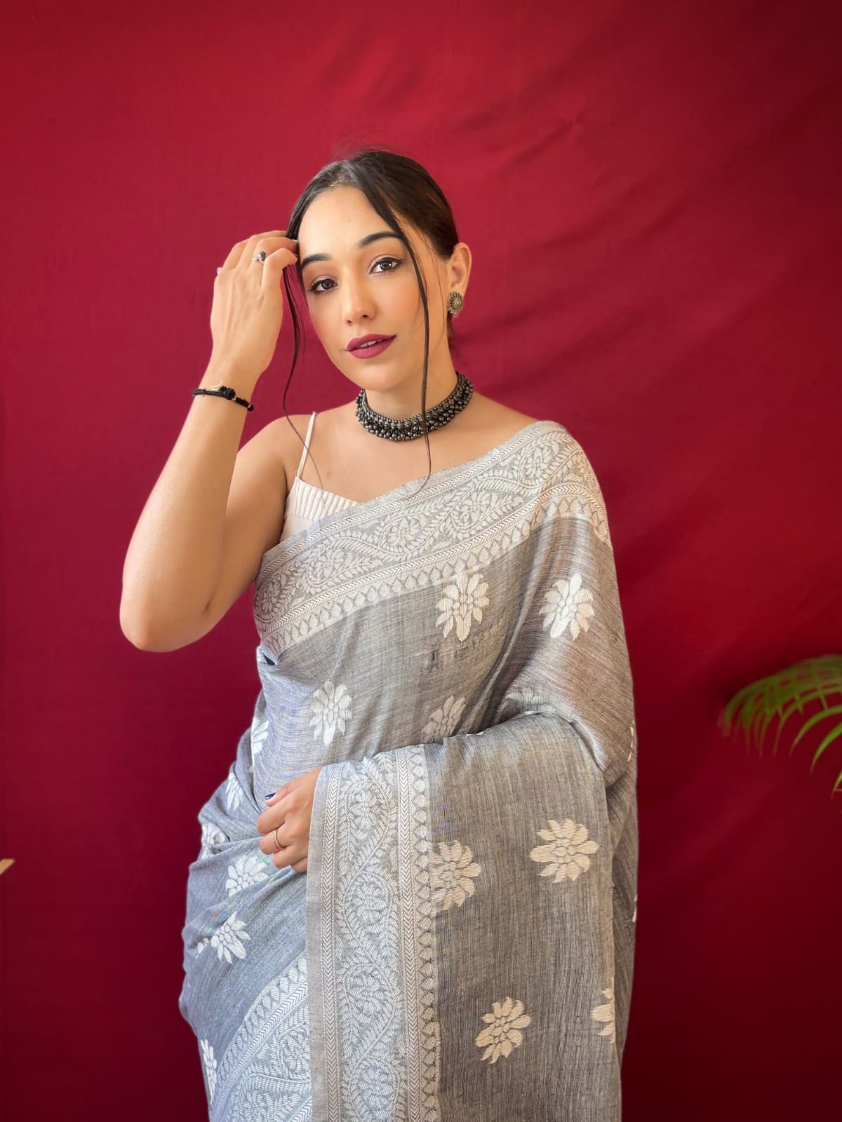 Designer Upasna Pure Linen Lucknowi Weaving Saree