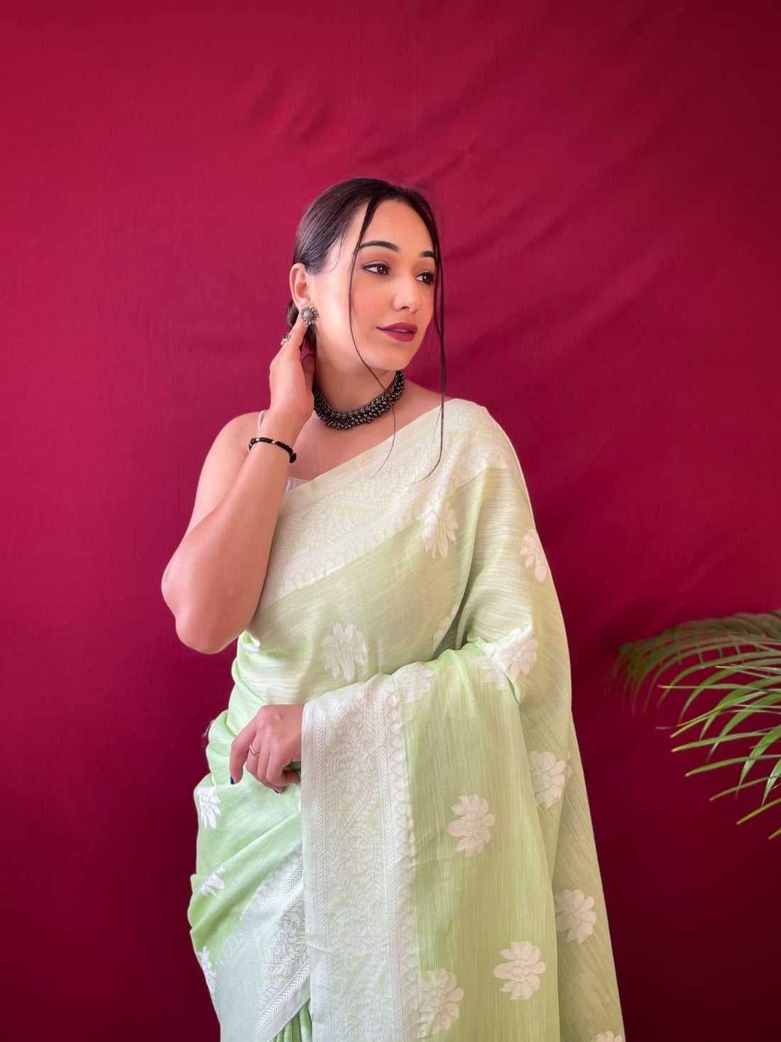Designer Upasna Pure Linen Lucknowi Weaving Saree