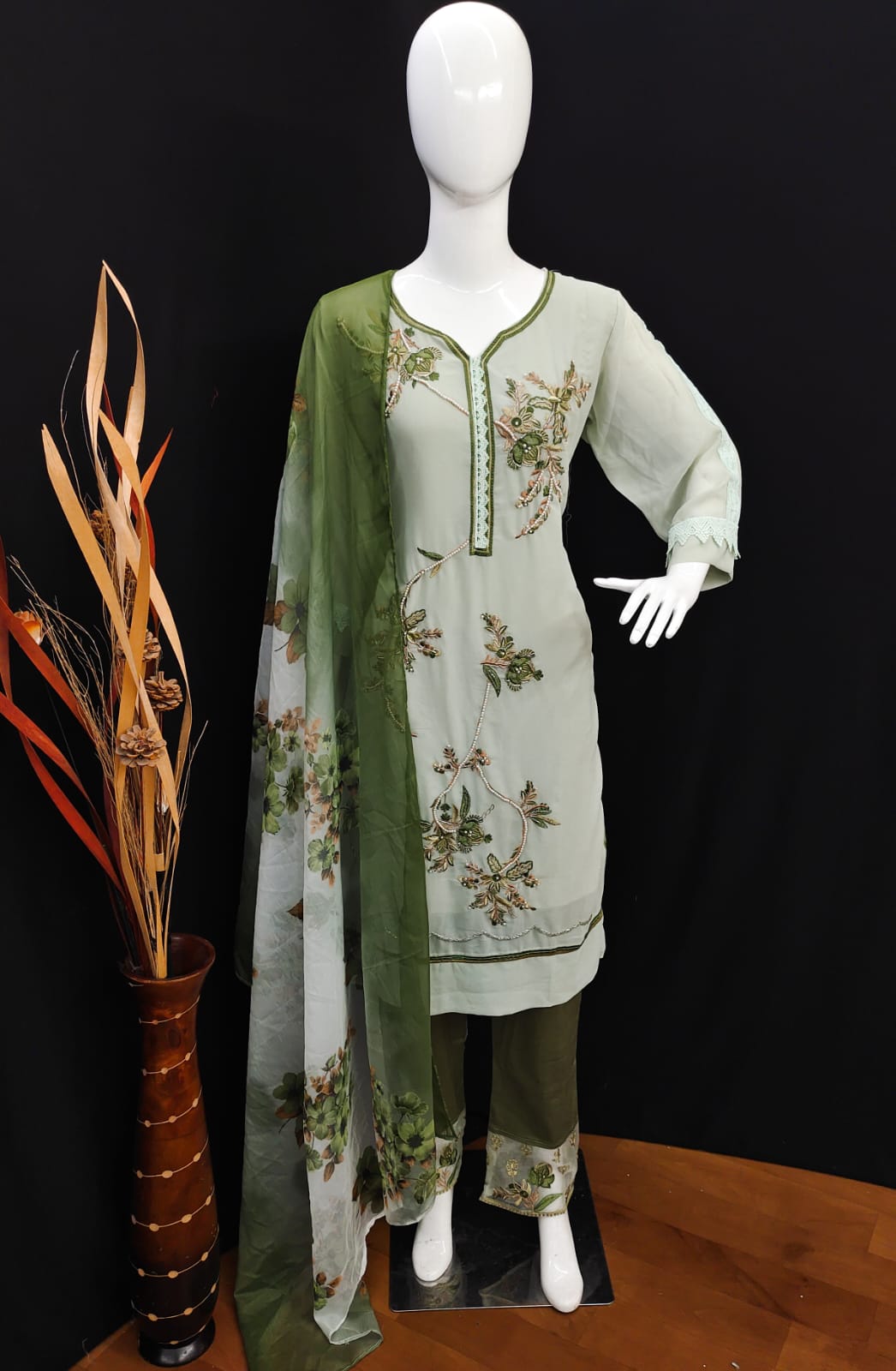 Aarsh Lunching Readymade Pakistani Suit Design 025