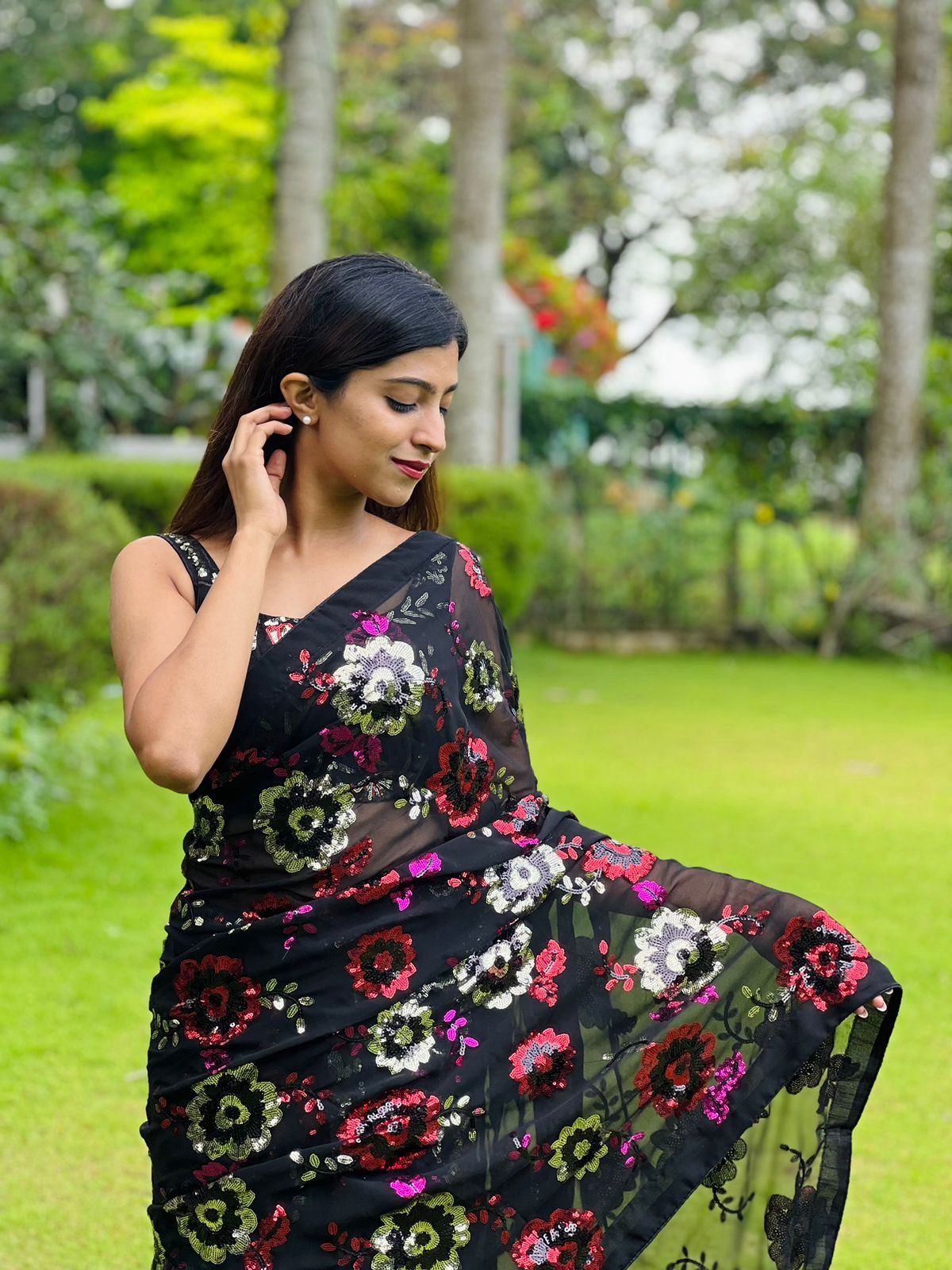 Beautiful Designer Heavy Georgette Exclusive Sequanc Saree Design 5297