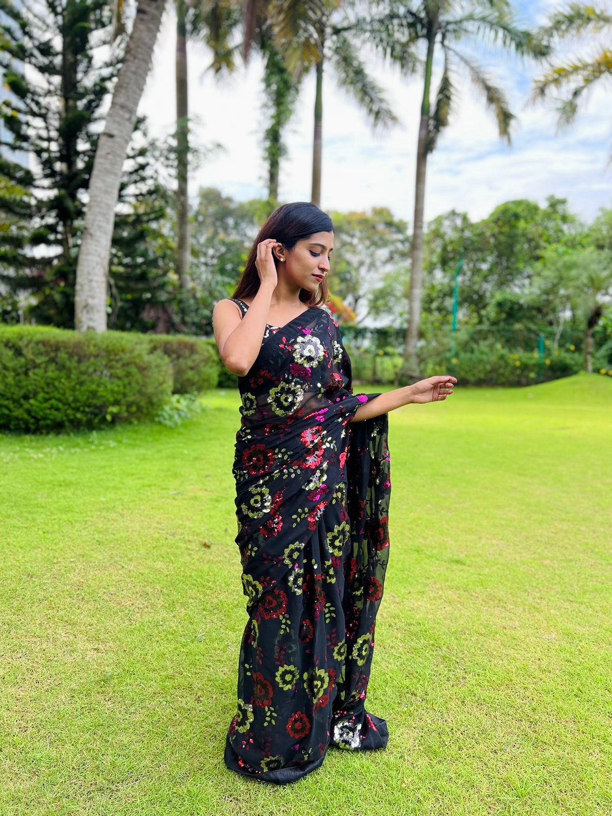 Beautiful Designer Heavy Georgette Exclusive Sequanc Saree Design 5297