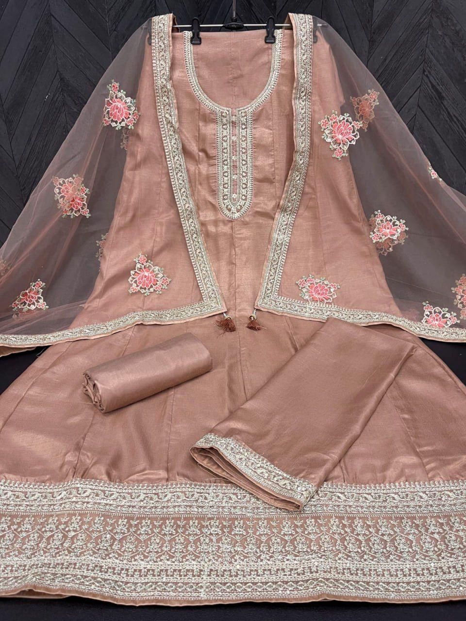 Kaseesh Noor Mahal By Vinay 63691 To 63698 Series Dola Silk Dresses