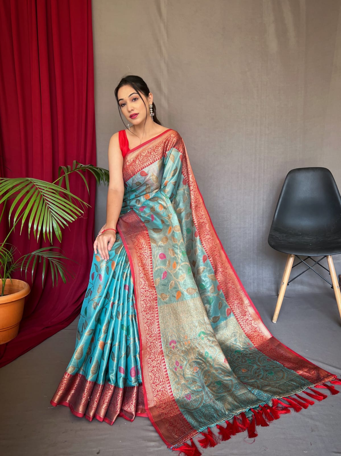 Beautiful Designer Sitara Jaal Pure Tissue Silk Saree