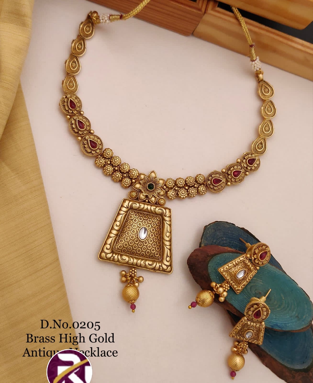 Beautiful High Gold Plated Antique Rajwadi Necklace set with Earrings