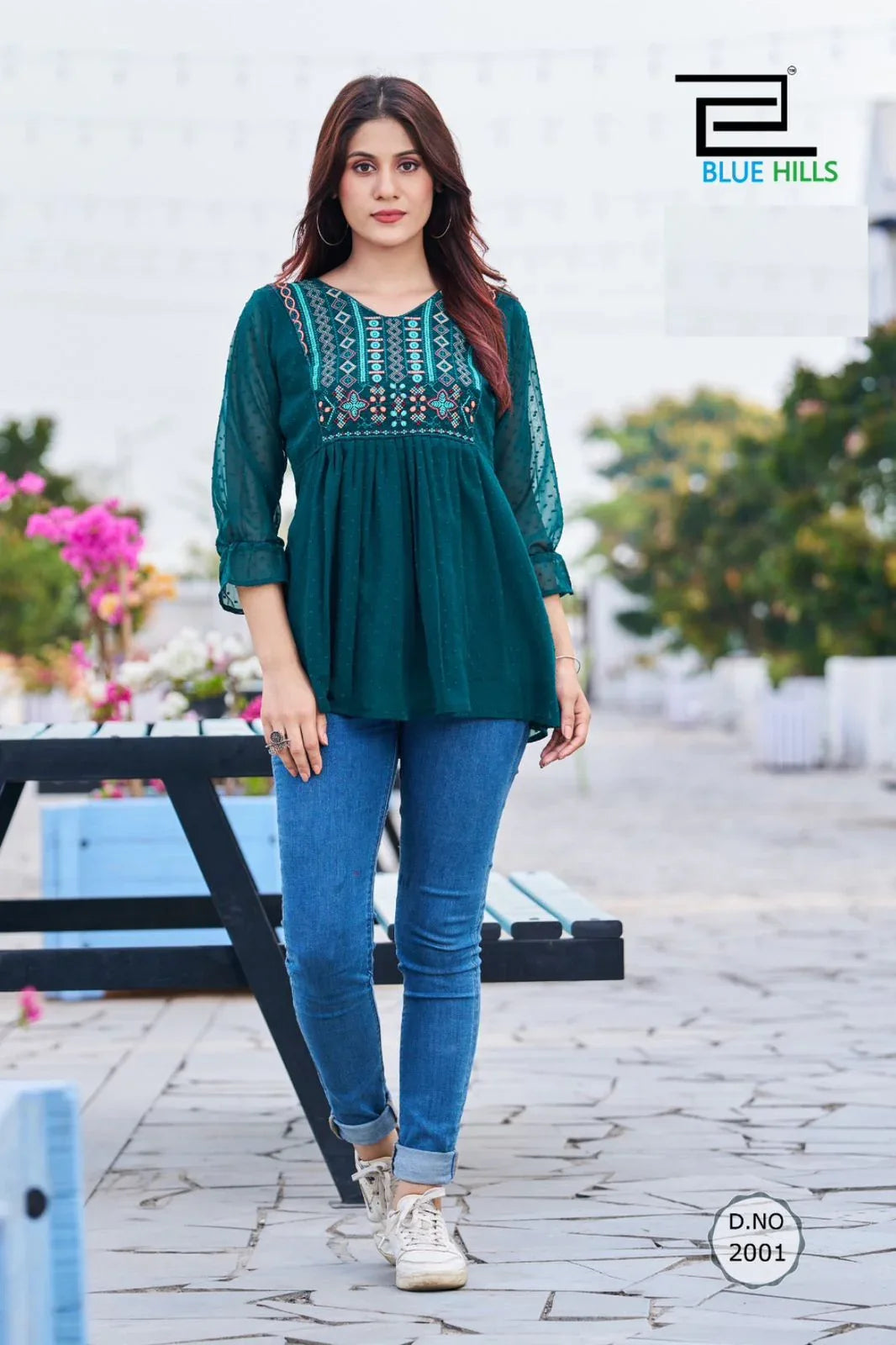 Blue Hills Charming 3.0 Short Tops In Heavy Embroidery Multi Color (549x06)