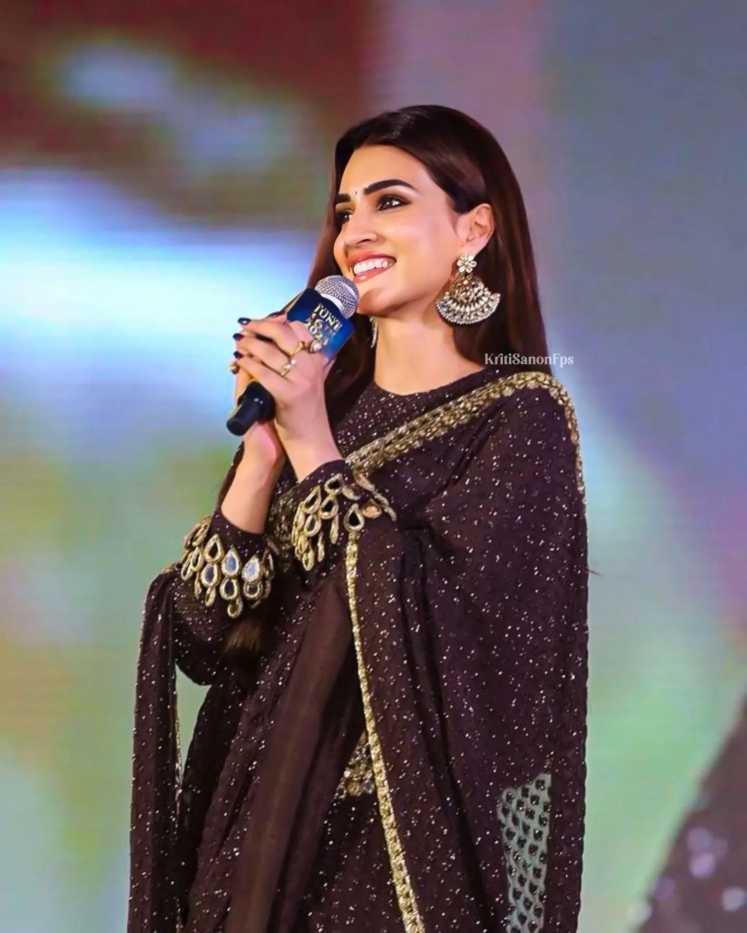 Beautiful Designer Heavy Georgette Sequanc Saree Design 5268