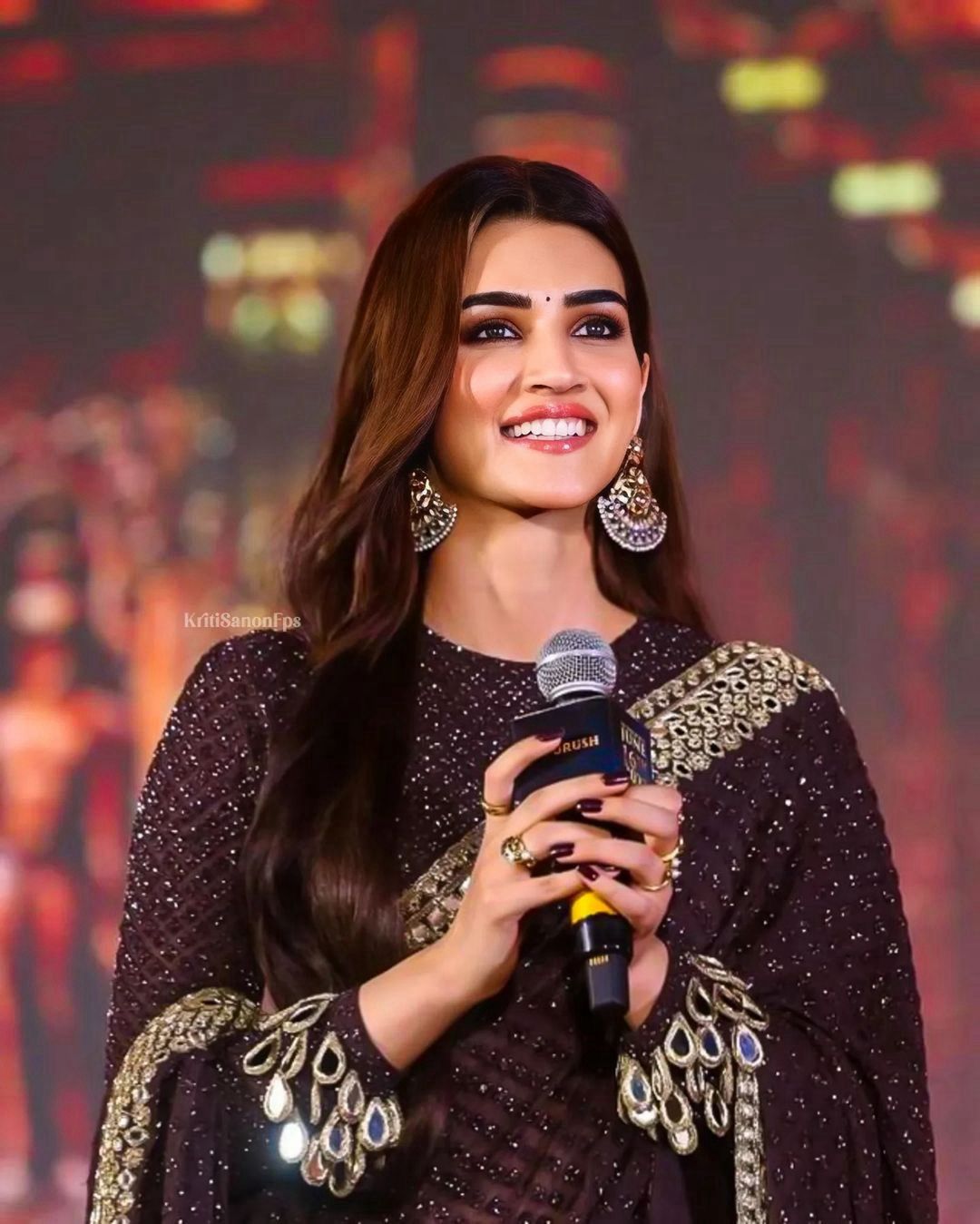 Beautiful Designer Heavy Georgette Sequanc Saree Design 5268