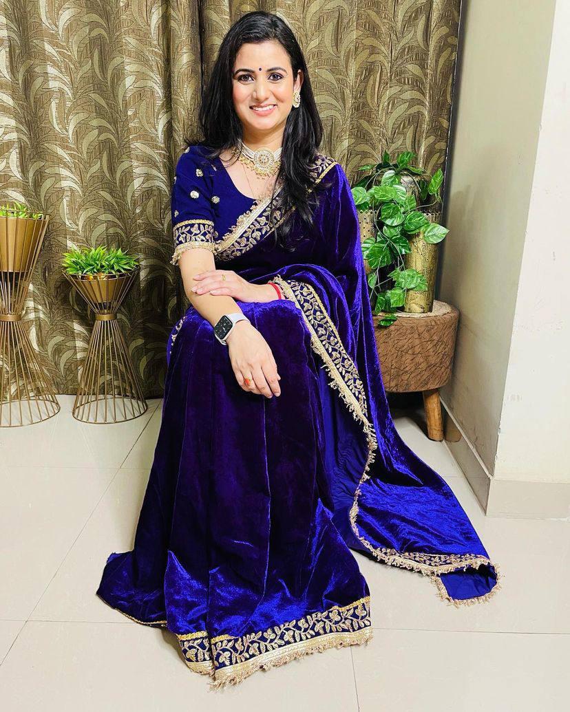 Beautiful Designer Wedding Special Pure 9000 Velvet Saree 376