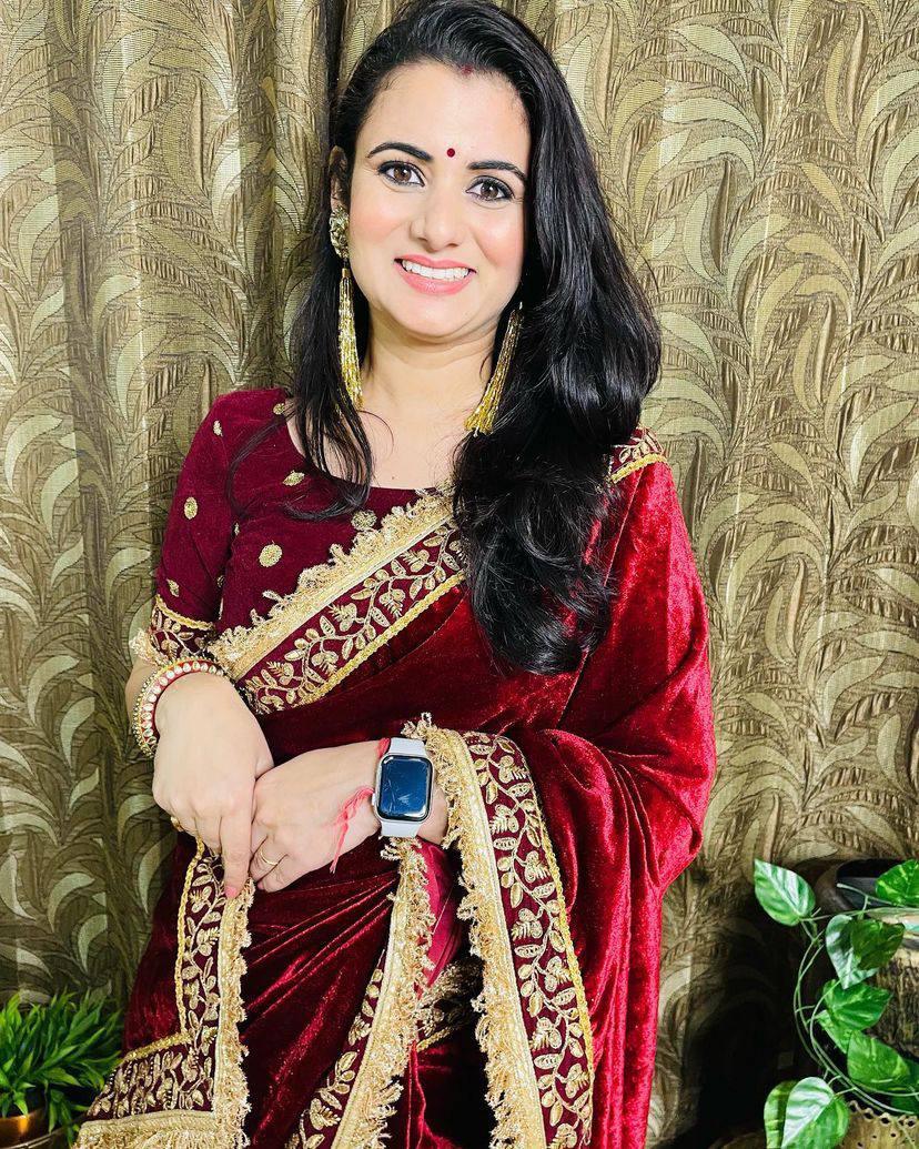 Beautiful Designer Wedding Special Pure 9000 Velvet Saree 376