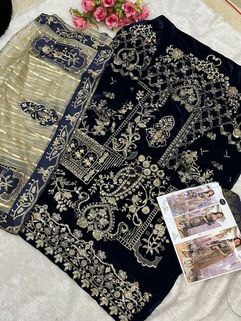 Mehbbob Pakistani Velvet Suit Design 1223