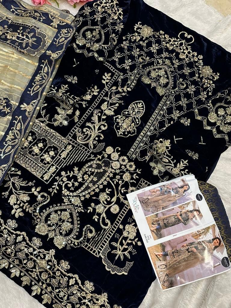 Mehbbob Pakistani Velvet Suit Design 1223