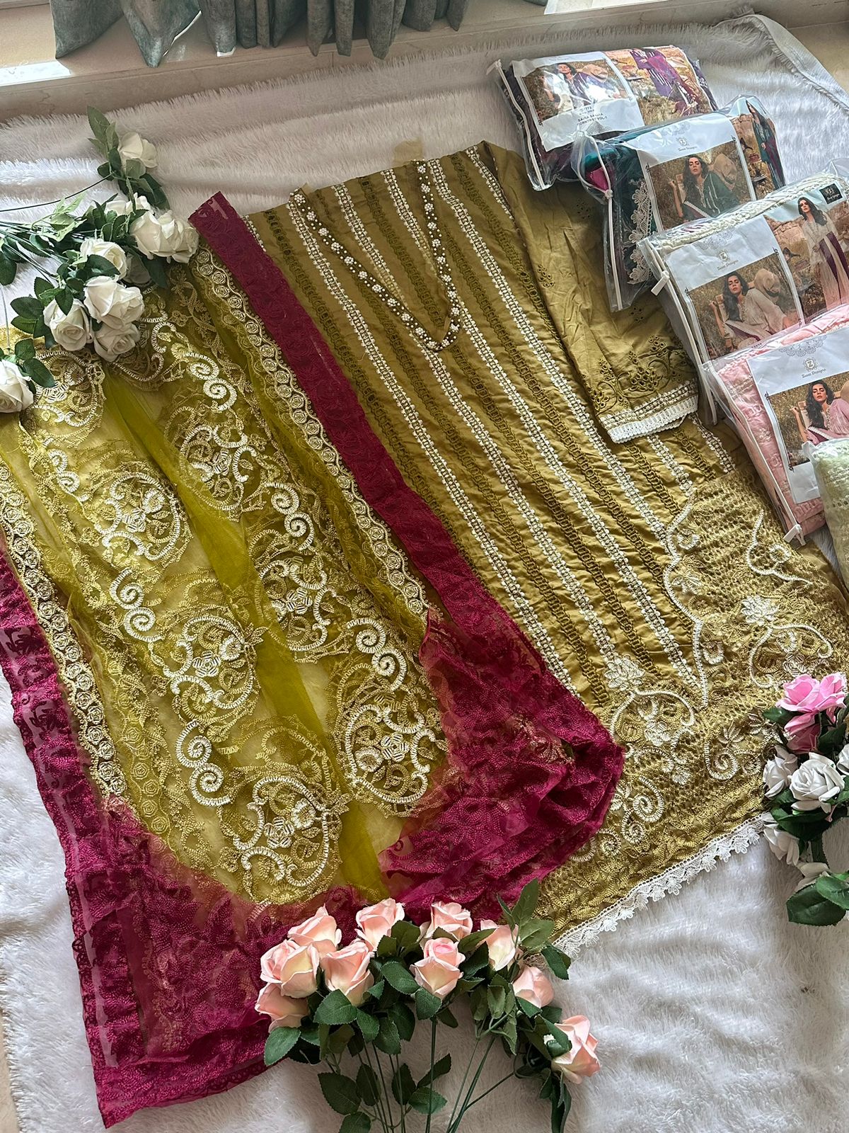 Ziaaz Designs 320 Saira Sakira Corntrst Vol 1 Suits (1199x06)