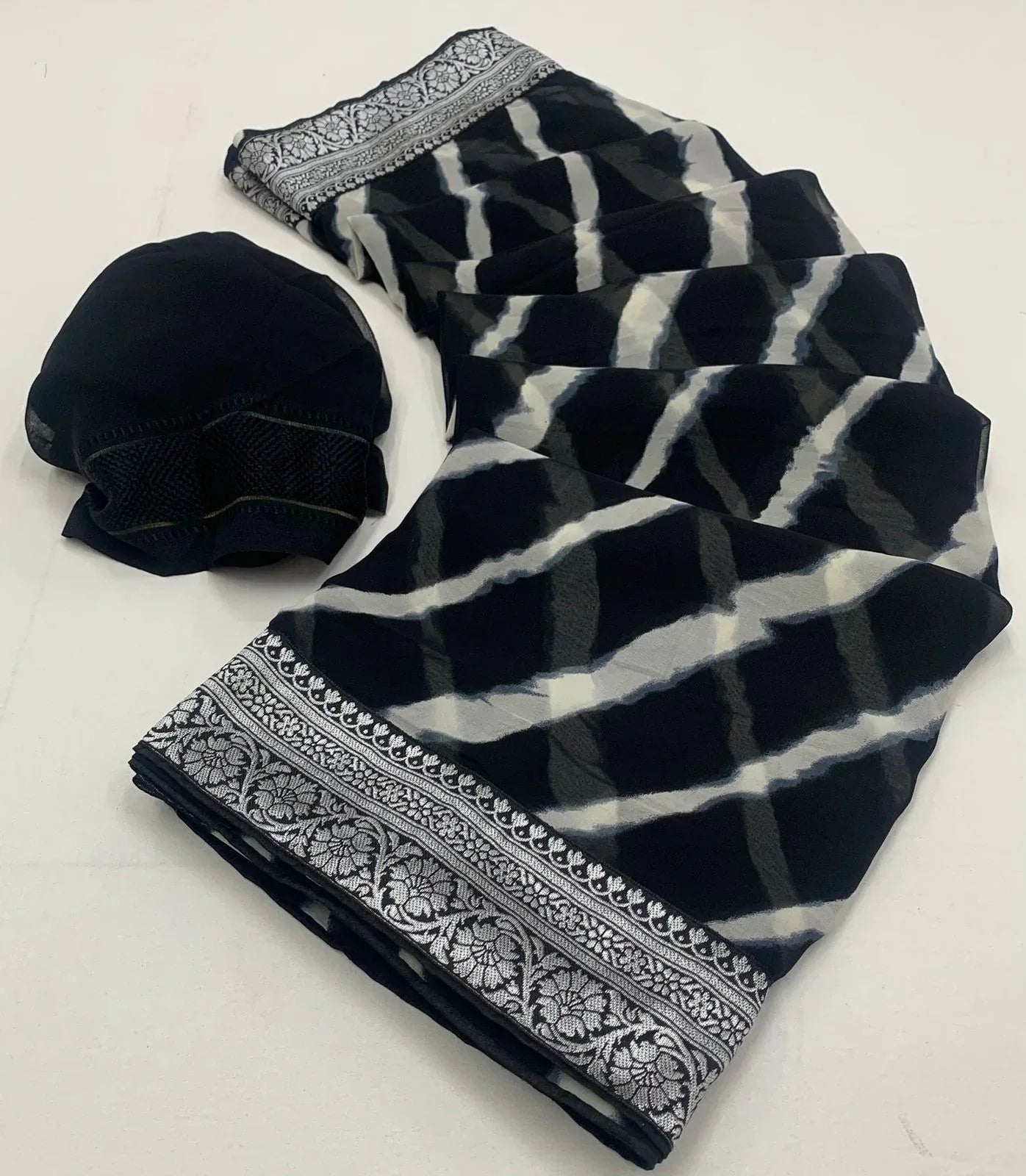 Stavan Vastra Vol 7 Fancy Weightless With Border Saree (630x10)