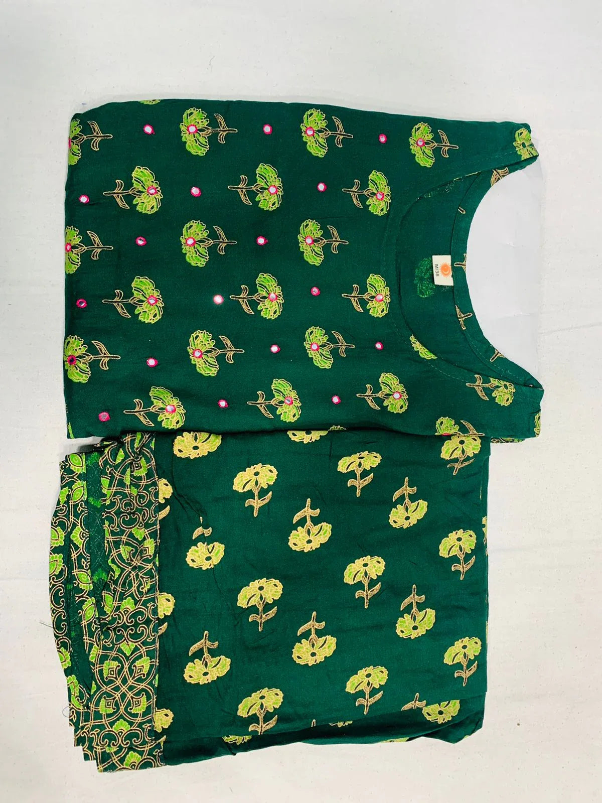Pankh V 6 Top Heavy 14 Kg Rayon With Multi Colour Foil Print With Duppta Readymade Reyon Gown (550x05)