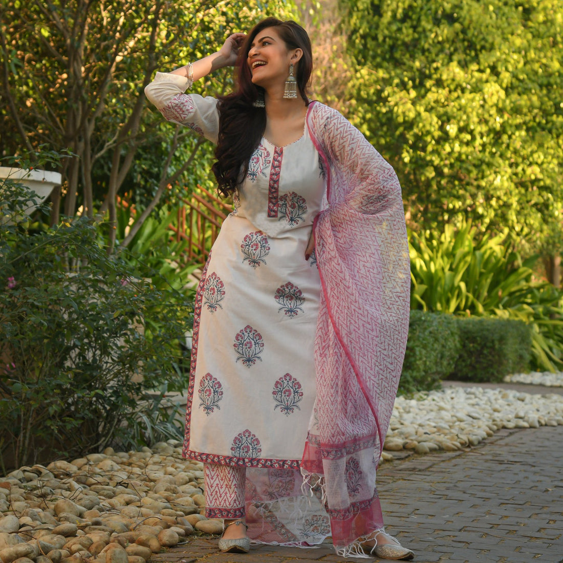 Women Floral Printed Kuta and Pant with Dupatta