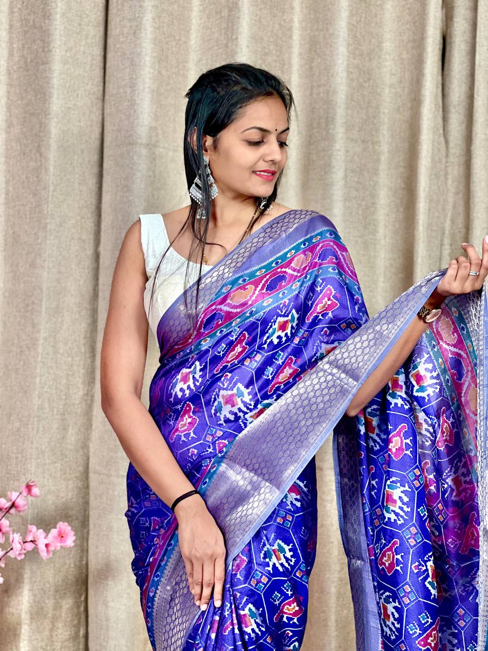 Beautiful Designer Hit Flower Pure Dola Silk Saree