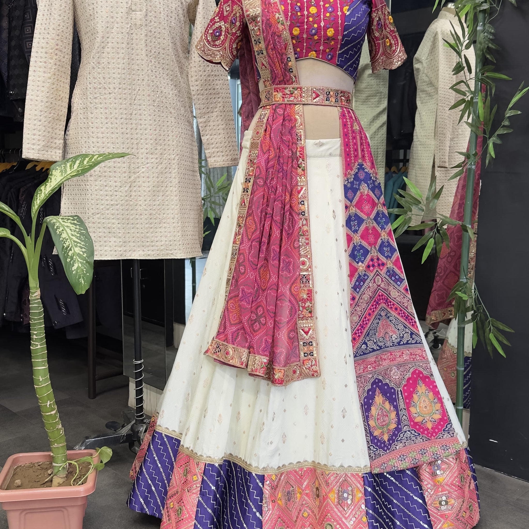 Beautiful Designer Maharani Heavy Jacquard Lahenga Choli