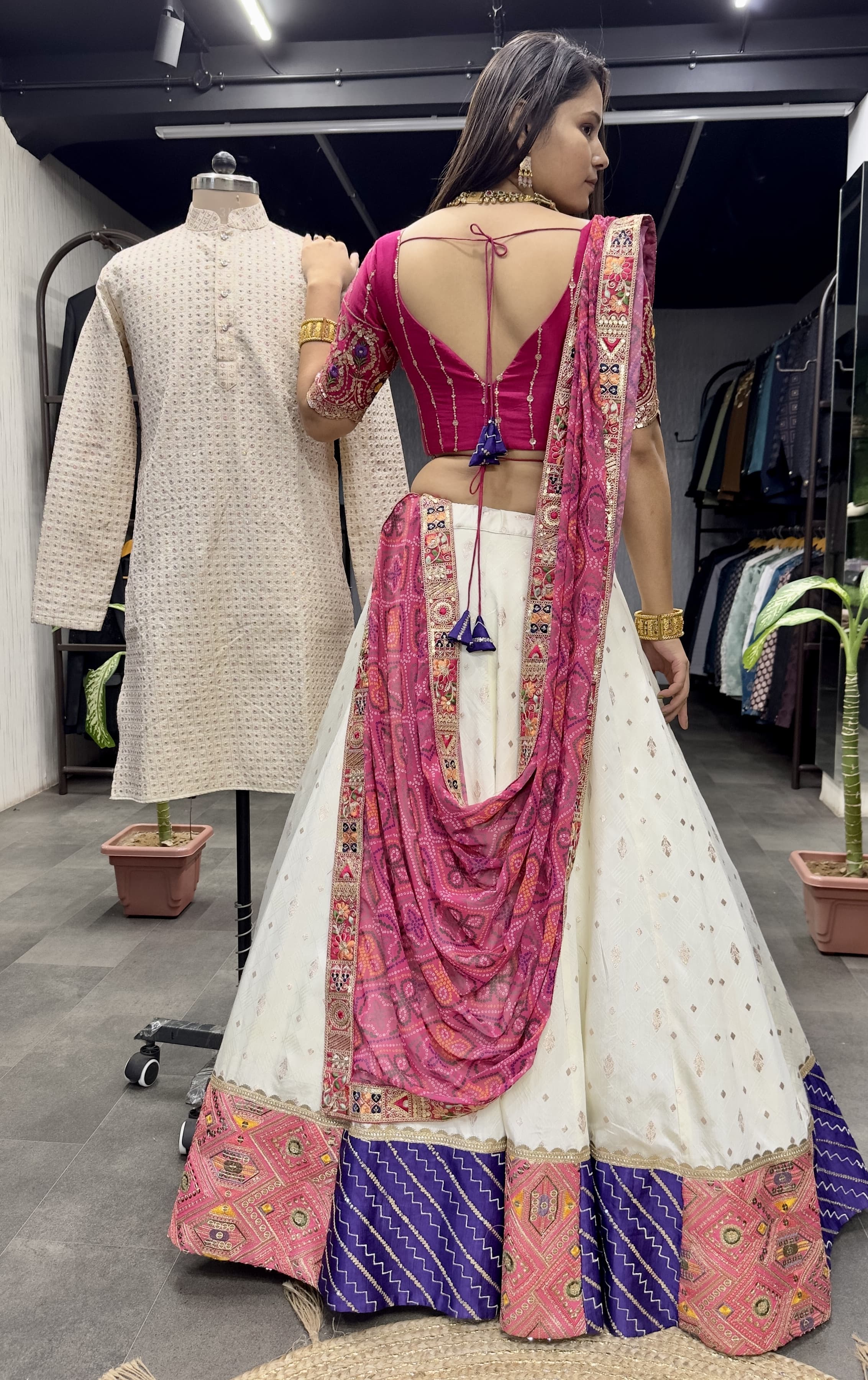 Beautiful Designer Maharani Heavy Jacquard Lahenga Choli