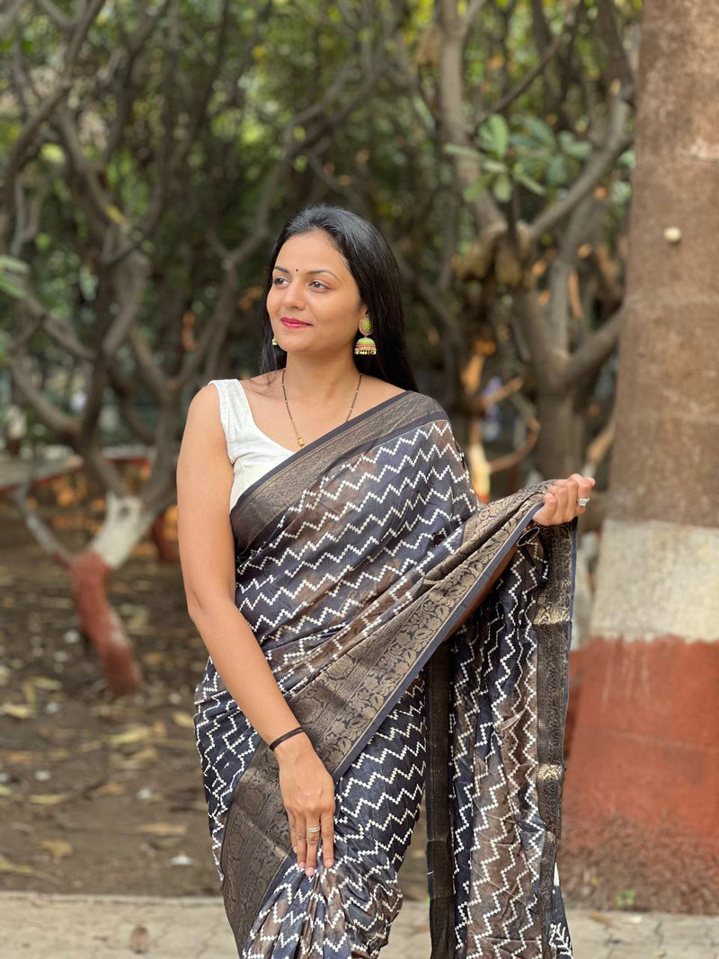 Beautiful Designer Lehariya Dola Silk Saree