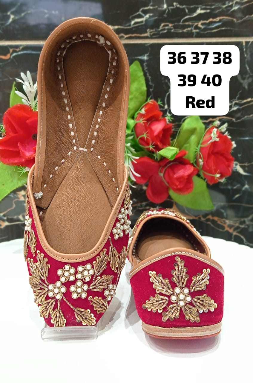 Beautiful Ethnic Women’s Punjabi Juttis