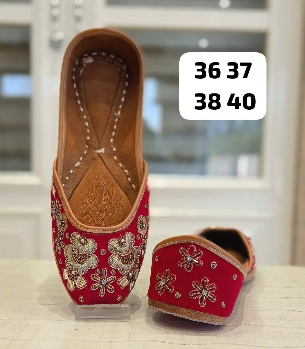Beautiful Ethnic Women’s Punjabi Juttis