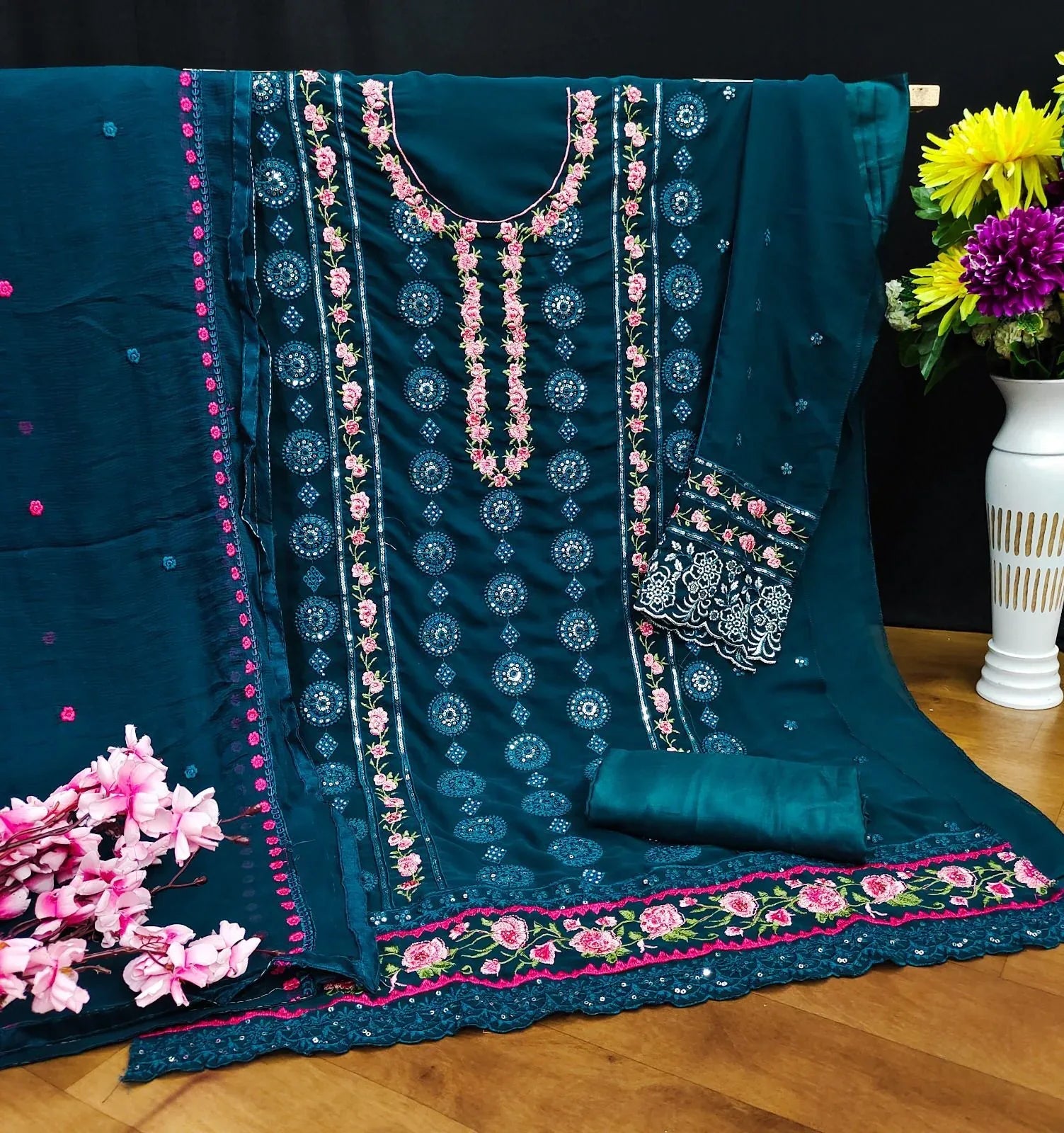 Kf 140 Embroiderd Designer Pakistani Suit (1099x05)