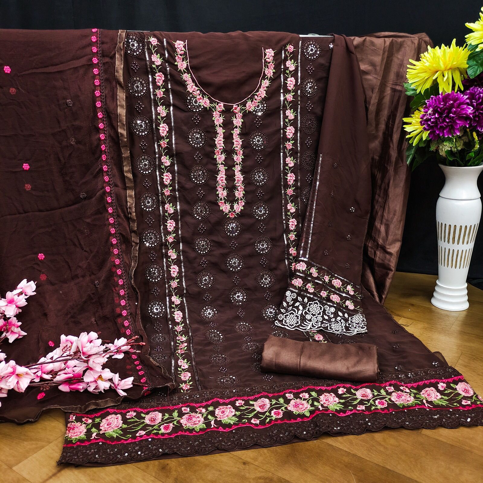Kf 140 Embroiderd Designer Pakistani Suit (1099x05)