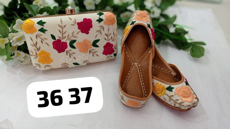 Beautiful Punjabi Juttis with Clutch Combo Set