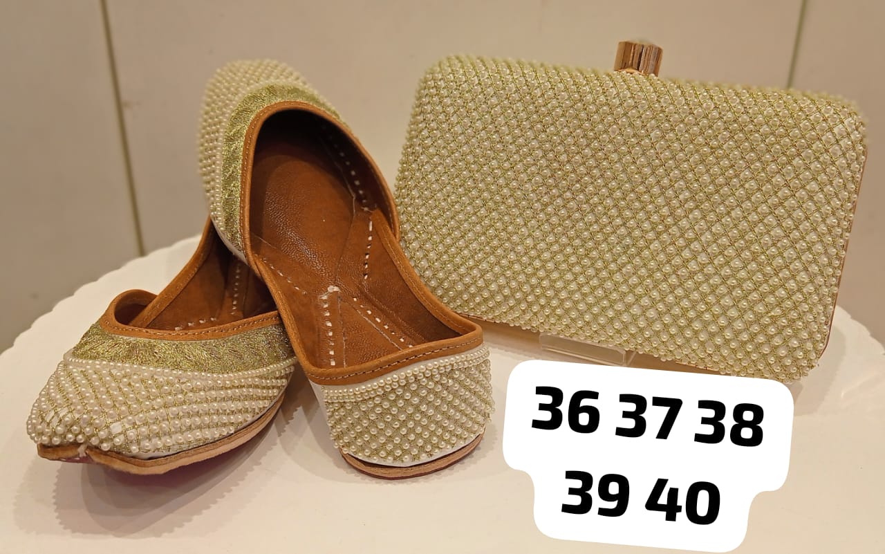 Beautiful Punjabi Juttis with Clutch Combo Set