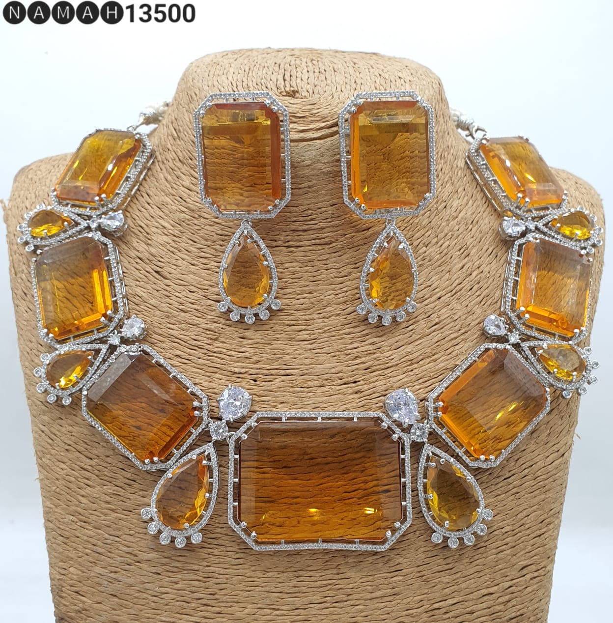 Beautiful Antique Stone Necklace with Earrings Jewellery